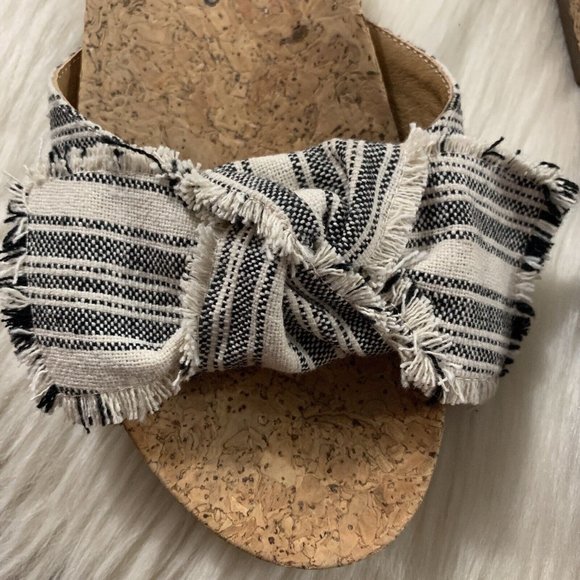 Lucky Brand Size 6 M Black Stripe Fabric Bow Cork Floritan Slip On Sandal Flats - Picture 2 of 9